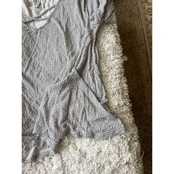 Mudd Women’s Sz. XS Rayon Blend Design Top. Soft, Comfortable - Picture 6 of 10